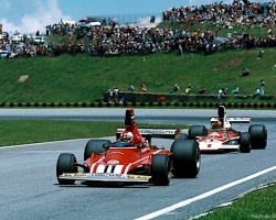 Regazonni Leading Fittipaldi—Sao Paulo 1975